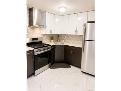 Rare opportunity to own a beautifully maintained 2019-built - photo 6