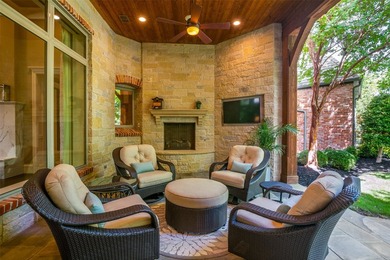 Perfectly positioned on a wooded cul-de-sac lot, this Holmes - photo 33