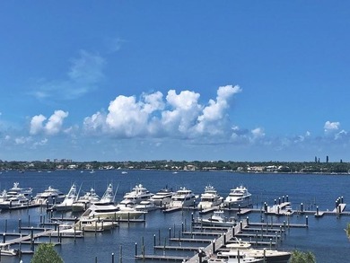 Beautiful 2BR / 2BA unit features a timeless, cool coastal style - photo 1
