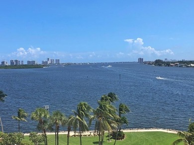 Beautiful 2BR / 2BA unit features a timeless, cool coastal style - photo 2