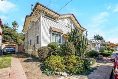 Great opportunity to own an income-producing triplex in - photo 3