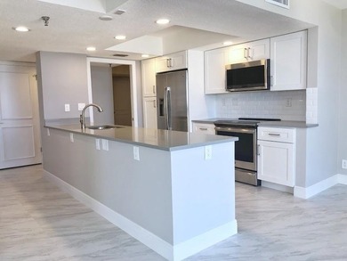 Beautiful 2BR / 2BA unit features a timeless, cool coastal style - photo 4