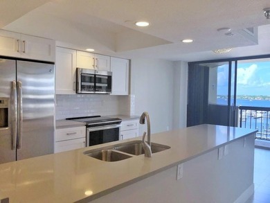 Beautiful 2BR / 2BA unit features a timeless, cool coastal style - photo 5