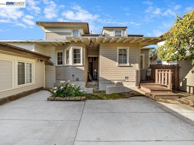 Great opportunity to own an income-producing triplex in - photo 8