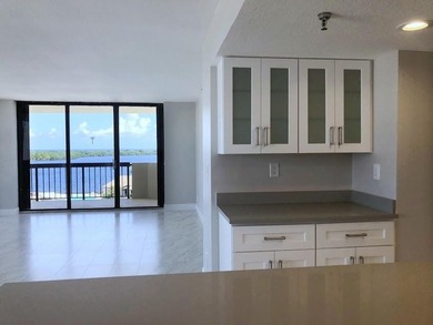 Beautiful 2BR / 2BA unit features a timeless, cool coastal style - photo 8