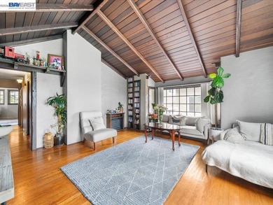 Great opportunity to own an income-producing triplex in - photo 10