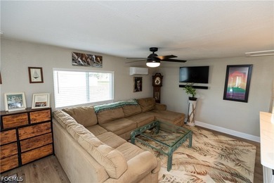 Beautifully remodeled 2-bedroom, 1-bath Manufactured home - photo 5