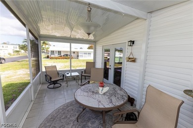 Beautifully remodeled 2-bedroom, 1-bath Manufactured home - photo 9