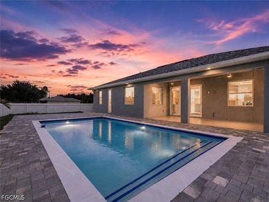Private Outdoor Oasis Featuring a Heated Pool. Enjoy your own - photo 2