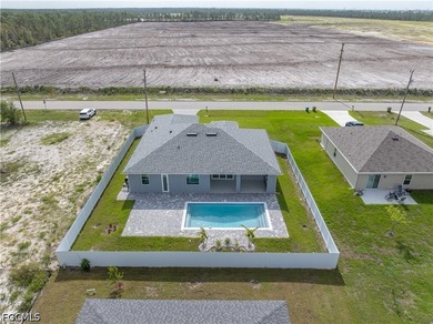 Private Outdoor Oasis Featuring a Heated Pool. Enjoy your own - photo 8