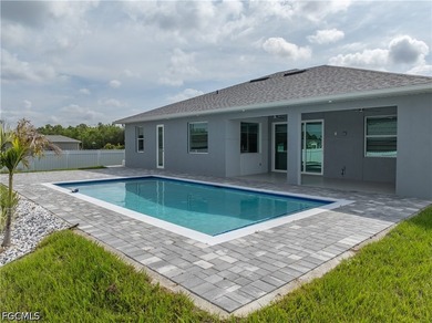 Private Outdoor Oasis Featuring a Heated Pool. Enjoy your own - photo 10