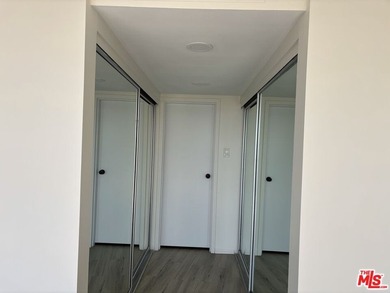 Spacious 1 bedroom, 1 bath condo with fabulous harbor view. This - photo 10