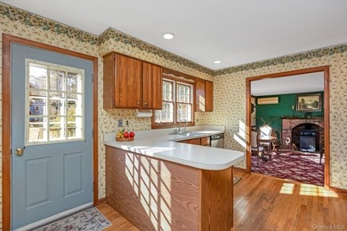 Welcome home to this inviting Colonial-style 4-bedroom oasis in - photo 11