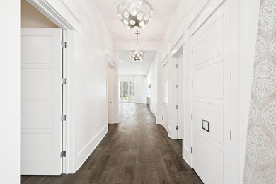Rarely available and meticulously maintained, this sophisticated - photo 13