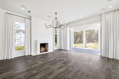 Rarely available and meticulously maintained, this sophisticated - photo 15