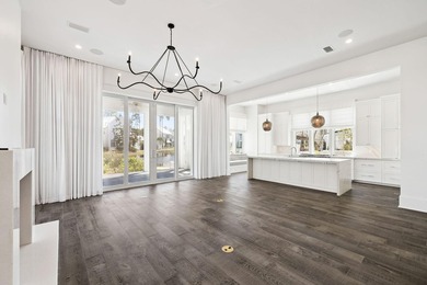 Rarely available and meticulously maintained, this sophisticated - photo 19
