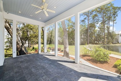 Rarely available and meticulously maintained, this sophisticated - photo 22