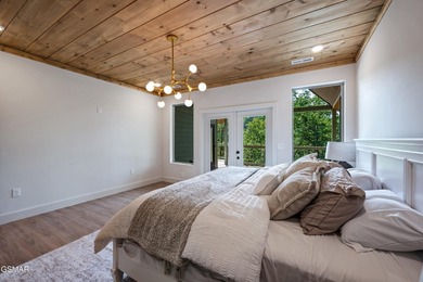 Experience luxury mountain living in this brand-new custom cabin - photo 22
