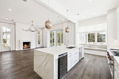 Rarely available and meticulously maintained, this sophisticated - photo 27