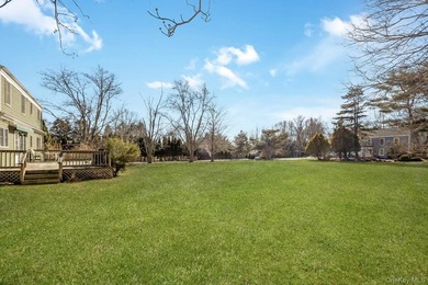 Welcome home to this inviting Colonial-style 4-bedroom oasis in - photo 27
