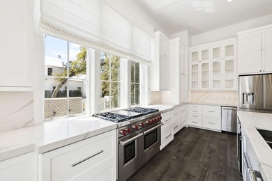 Rarely available and meticulously maintained, this sophisticated - photo 28