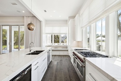 Rarely available and meticulously maintained, this sophisticated - photo 29
