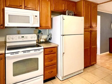 Welcome home to this charming & inviting 2BD/2BA residence - photo 30