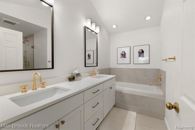 THE HEATHERS! Desirable Eaton model with 1st floor primary suite - photo 30