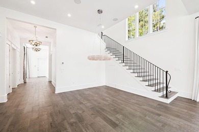 Rarely available and meticulously maintained, this sophisticated - photo 32