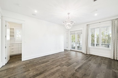 Rarely available and meticulously maintained, this sophisticated - photo 36