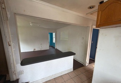 This Ranch Style Home Features 2 Bedrooms, Eat In Kitchen, Full - photo 7