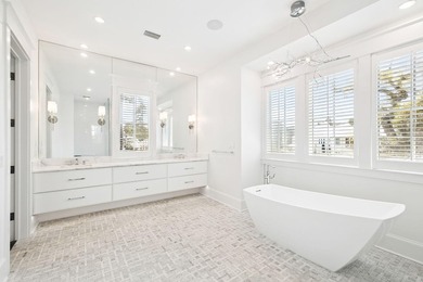 Rarely available and meticulously maintained, this sophisticated - photo 38
