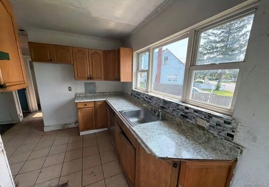This Ranch Style Home Features 2 Bedrooms, Eat In Kitchen, Full - photo 9