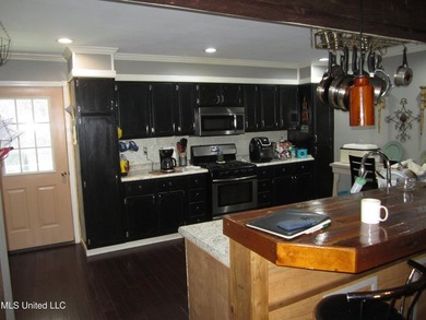 Enjoy country living in a +/- 2,200-sf home conveniently located - photo 3