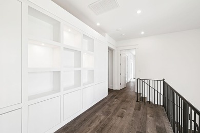 Rarely available and meticulously maintained, this sophisticated - photo 45