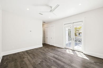 Rarely available and meticulously maintained, this sophisticated - photo 47
