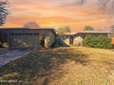 Doctors Lake Home For Sale in Orange Park Florida