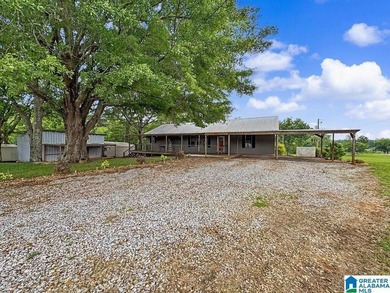 Welcome to your serene Lay Lake retreat! This 3-bed, 2.5-bath - photo 3