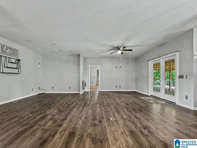 Welcome to your serene Lay Lake retreat! This 3-bed, 2.5-bath - photo 7