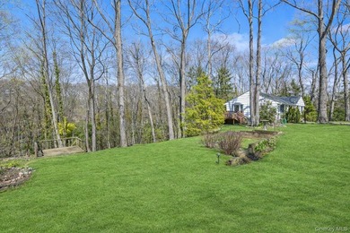 Welcome to this picture-perfect three-bedroom ranch, ideally - photo 23