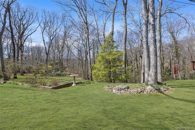 Welcome to this picture-perfect three-bedroom ranch, ideally - photo 24