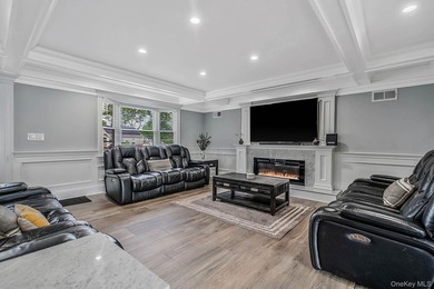 ***WELCOME TO 18 WORDEN PLACE, WEST BABYLON--This beautifully - photo 5