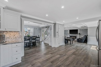 ***WELCOME TO 18 WORDEN PLACE, WEST BABYLON--This beautifully - photo 9