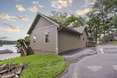 Welcome to your Table Rock Lake getaway--where breathtaking lake - photo 4