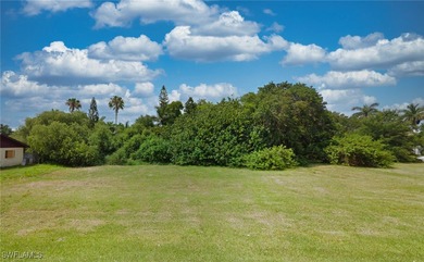Caloosahatchee River Lot For Sale in North Fort Myers Florida