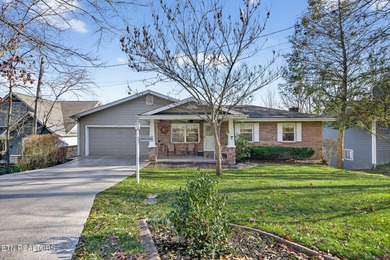 Saint George Lake Home For Sale in Crossville Tennessee