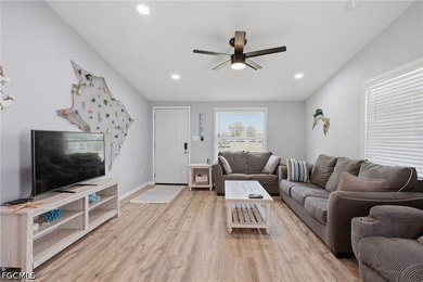 This is a Short Sale subject to 3rd party approval. Spacious - photo 3