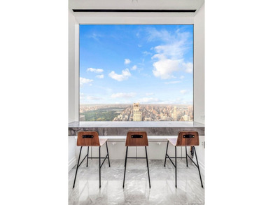 Occupying the entirety of the western side of the 69th floor - photo 6