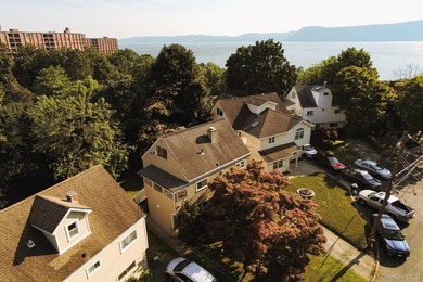 Legal two-family Colonial tucked away on large cul-de-sac - photo 4