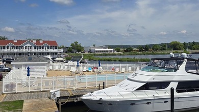 Close distance to everything you need from Ellenwood Landing - photo 16